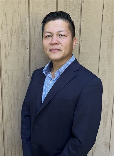 Photo - Tom Huynh, Associate Superintendent